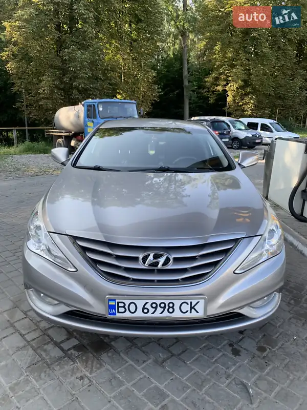 Hyundai Sonata 2011