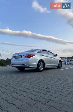 Hyundai Sonata  2012