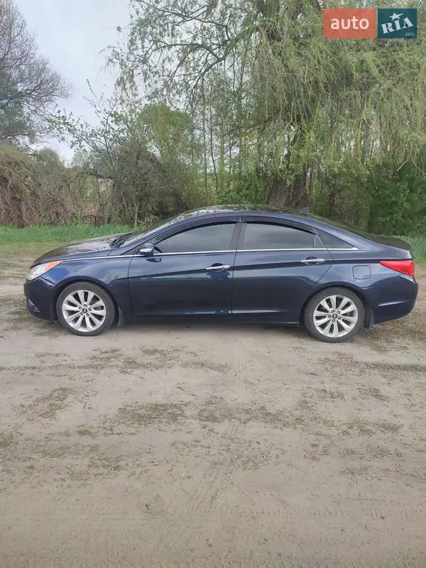 Hyundai Sonata 2011