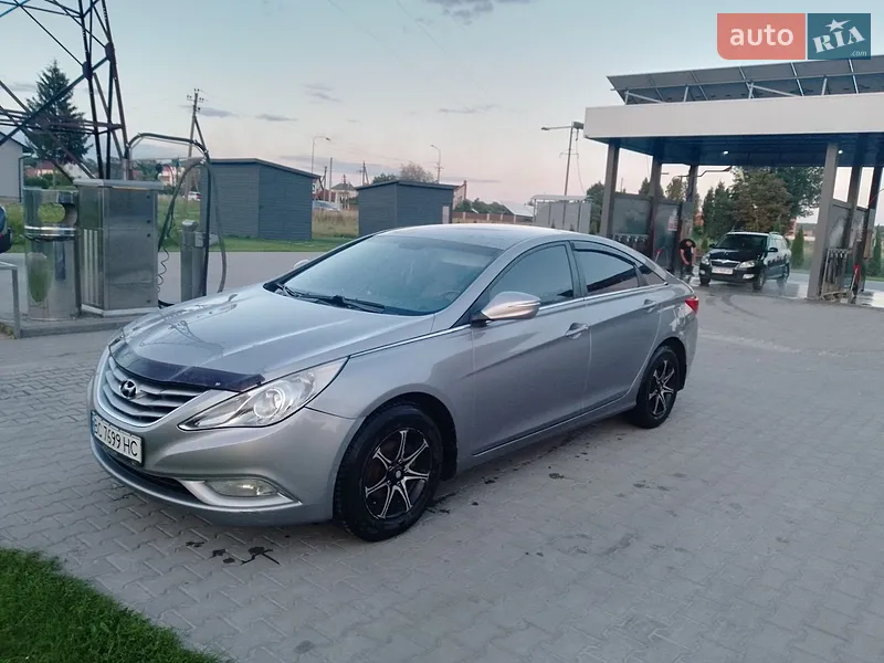 Hyundai Sonata 2011