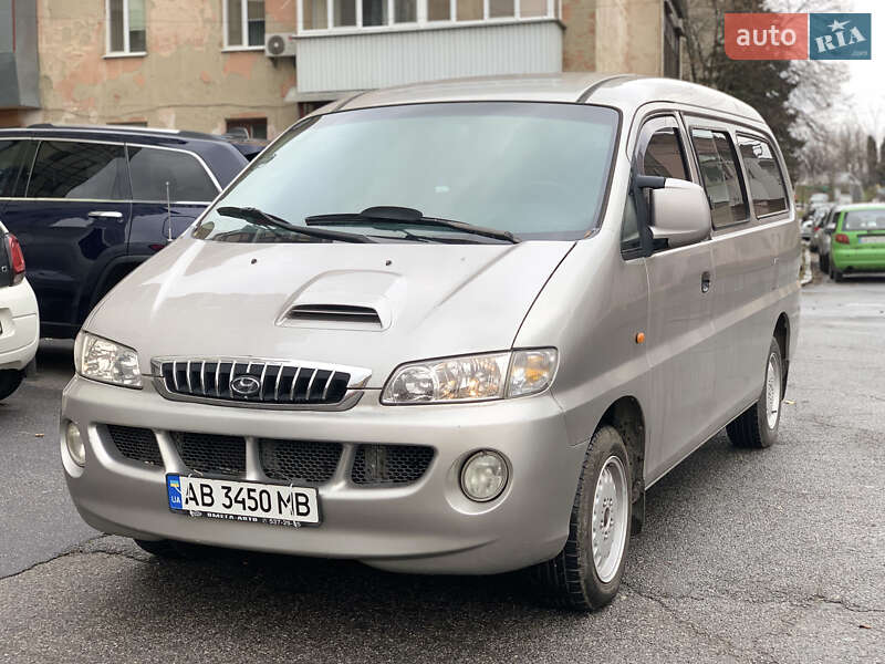 Hyundai Starex