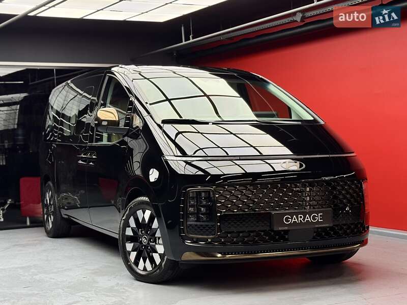 Легковые Hyundai Staria
