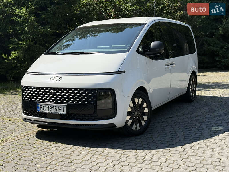 Минивэн Hyundai Staria