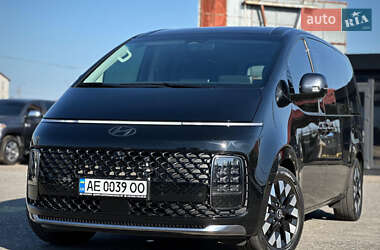 Hyundai Staria  2025