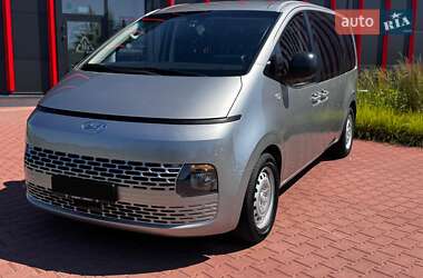 Hyundai Staria  2022