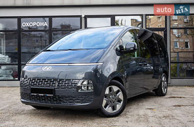Hyundai Staria  2024