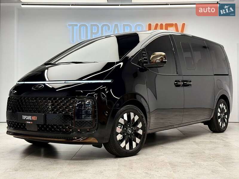 Минивэн Hyundai Staria