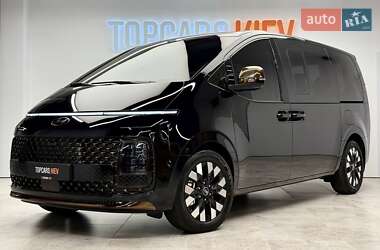 Hyundai Staria  2025