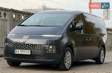 Hyundai Staria 2021