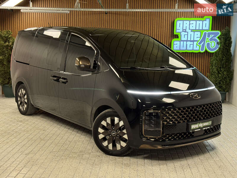 Минивэн Hyundai Staria