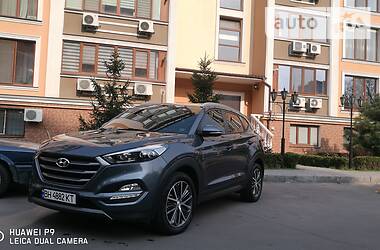 Hyundai Tucson   2015