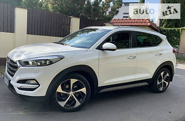 Hyundai Tucson official  2017