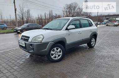 Hyundai Tucson  2005