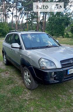 Hyundai Tucson  2005