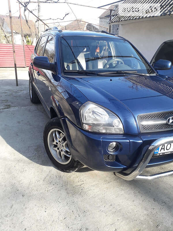 Седан Hyundai Tucson