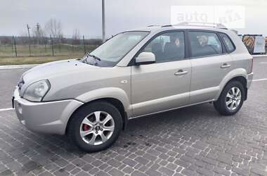 Hyundai Tucson  2004