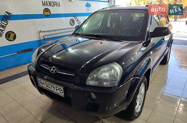 Hyundai Tucson  2005