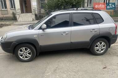 Hyundai Tucson  2005