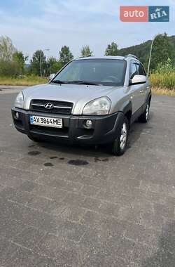 Hyundai Tucson  2005