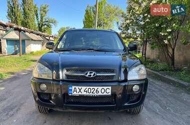 Hyundai Tucson  2005