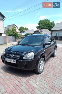 Hyundai Tucson  2005