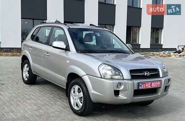Hyundai Tucson  2005