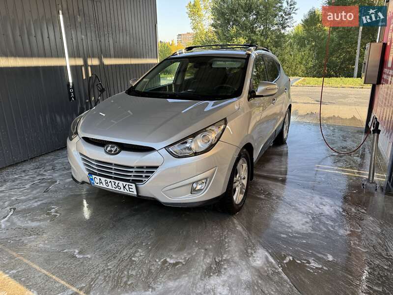 Внедорожник / Кроссовер Hyundai Tucson