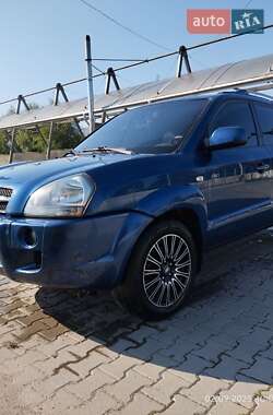 Hyundai Tucson  2004