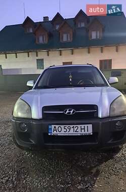 Hyundai Tucson  2005
