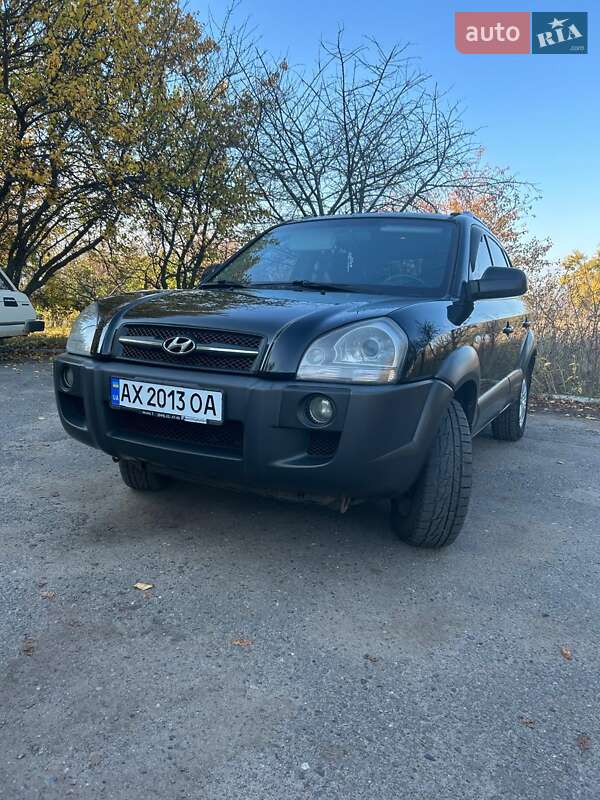 Позашляховик / Кросовер Hyundai Tucson