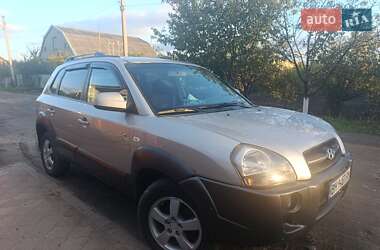 Hyundai Tucson  2004