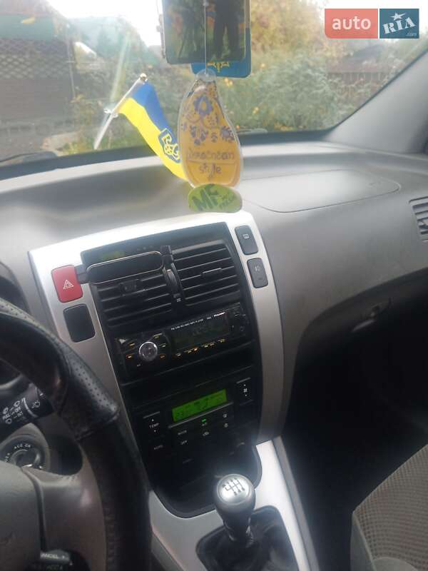 Позашляховик / Кросовер Hyundai Tucson