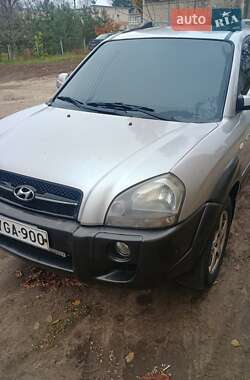 Hyundai Tucson  2005
