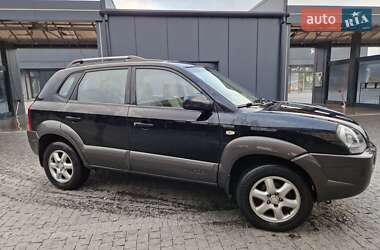 Hyundai Tucson  2005