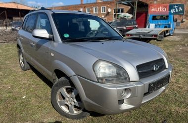 Hyundai Tucson  2005