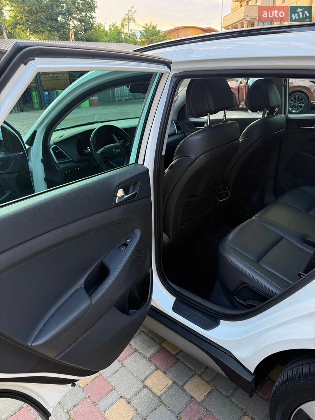 Hyundai Tucson 2017 VIN TMAJ381ADHJ393183 фото оголошення 35 з 68
