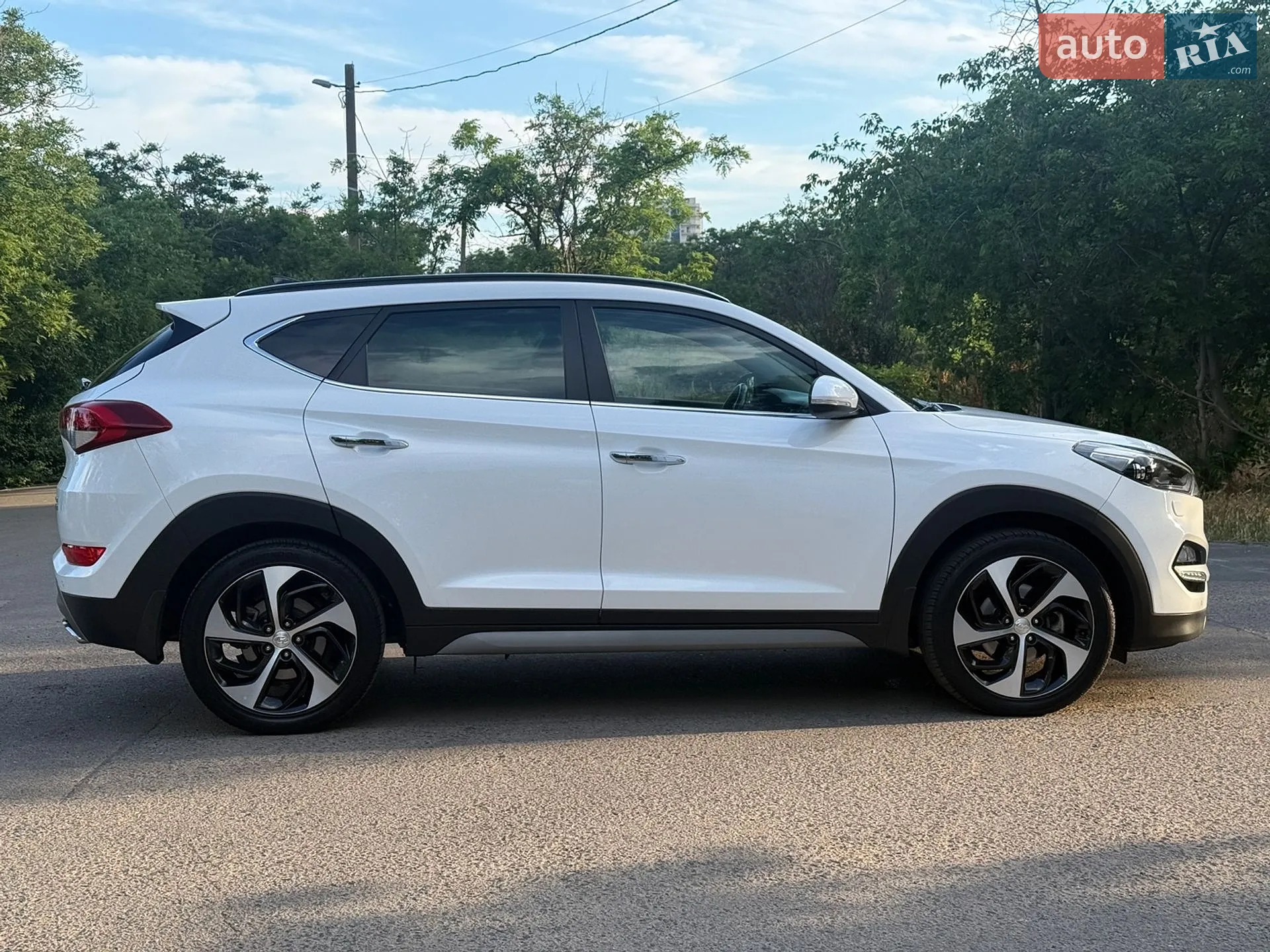 Hyundai Tucson 2017 VIN TMAJ381ADHJ393183 фото оголошення 16 з 68
