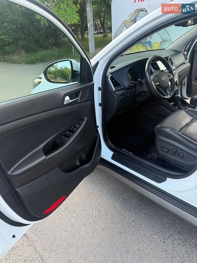 Hyundai Tucson 2017 VIN TMAJ381ADHJ393183 фото оголошення 21 з 68