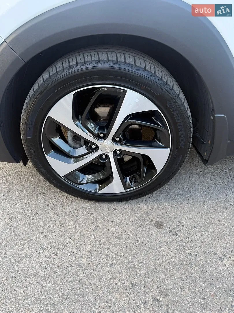Hyundai Tucson 2017 VIN TMAJ381ADHJ393183 фото оголошення 24 з 68