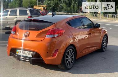 Hyundai Veloster  2012