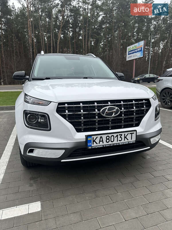 Позашляховик / Кросовер Hyundai Venue