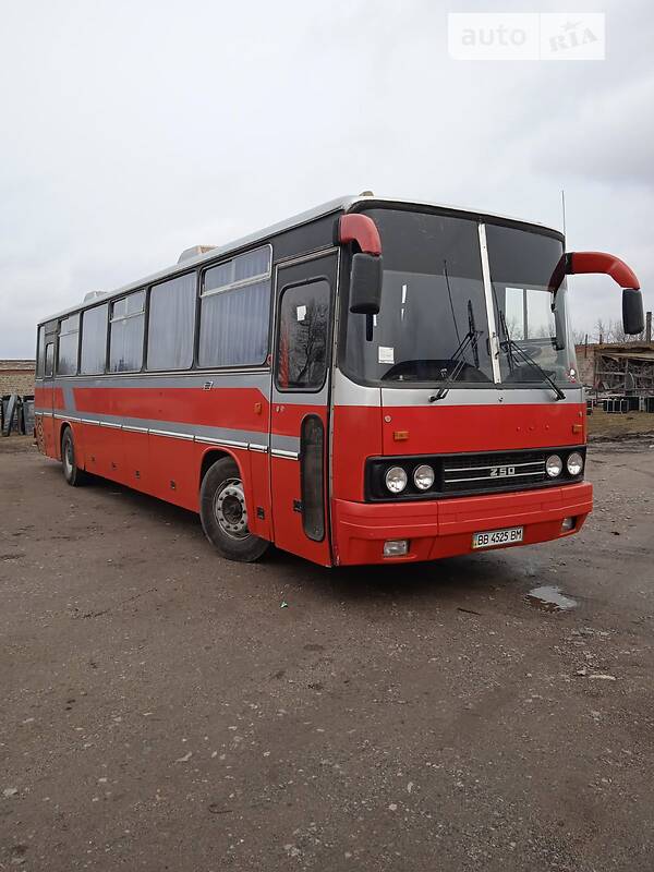 Туристичний / Міжміський автобус Ikarus 250