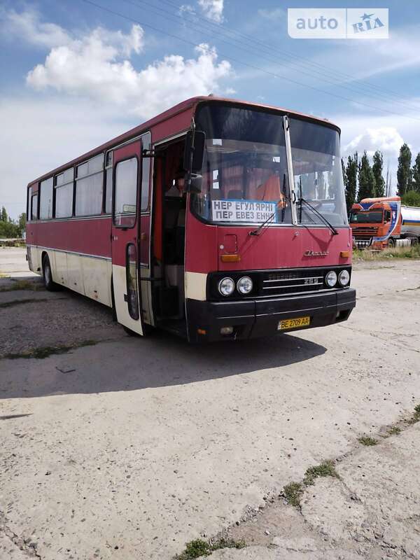 Пригородный автобус Ikarus 256