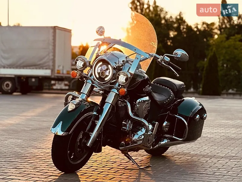 Indian Springfield Dark Horse 2019