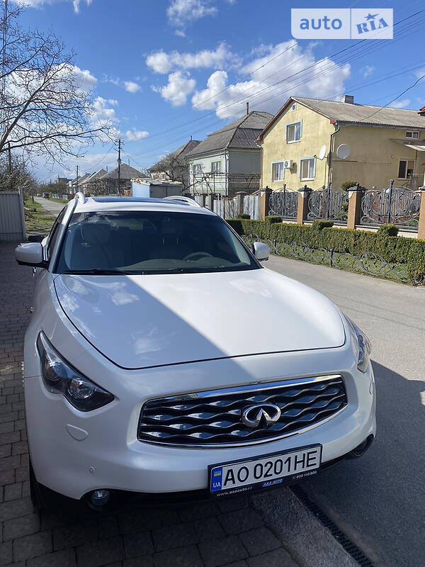 Легкові Infiniti FX 30