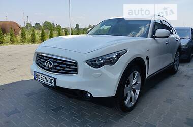 Infiniti FX 30  2011