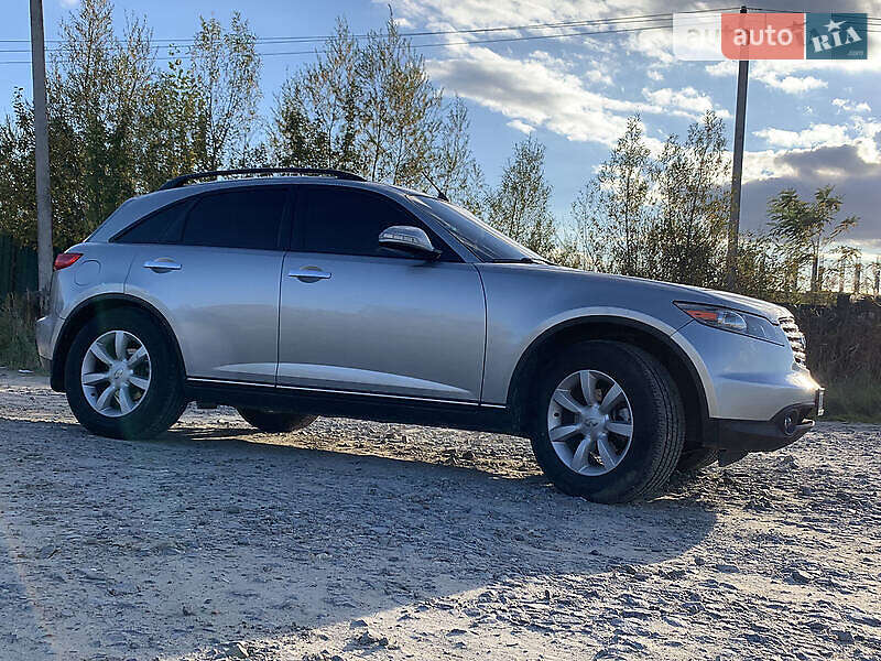 Infiniti FX-Series 2005 року в Ужгороді