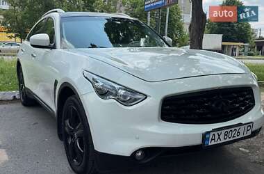 Infiniti FX 35  2010