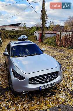 Infiniti FX 35  2010
