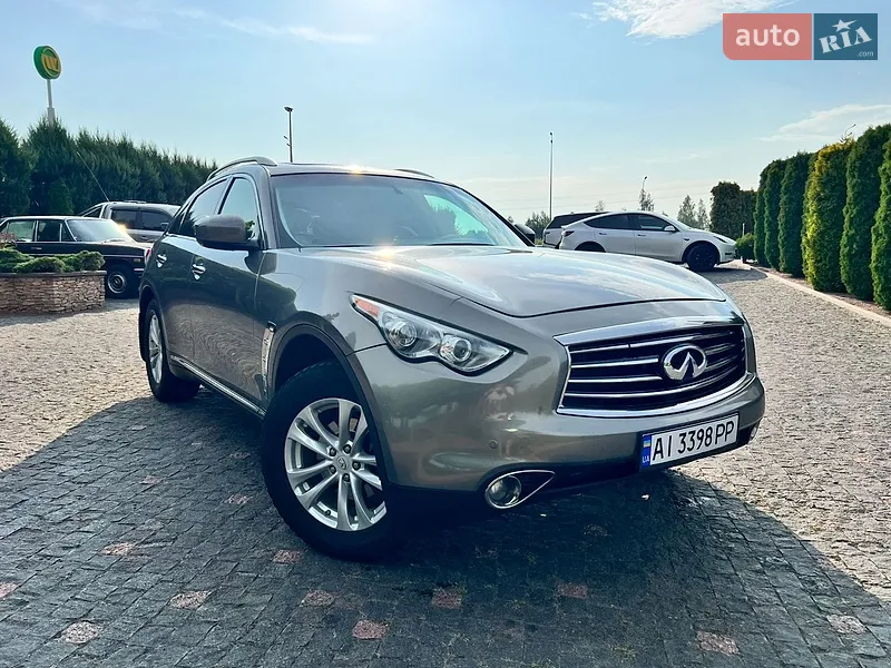 Infiniti FX 35 2011